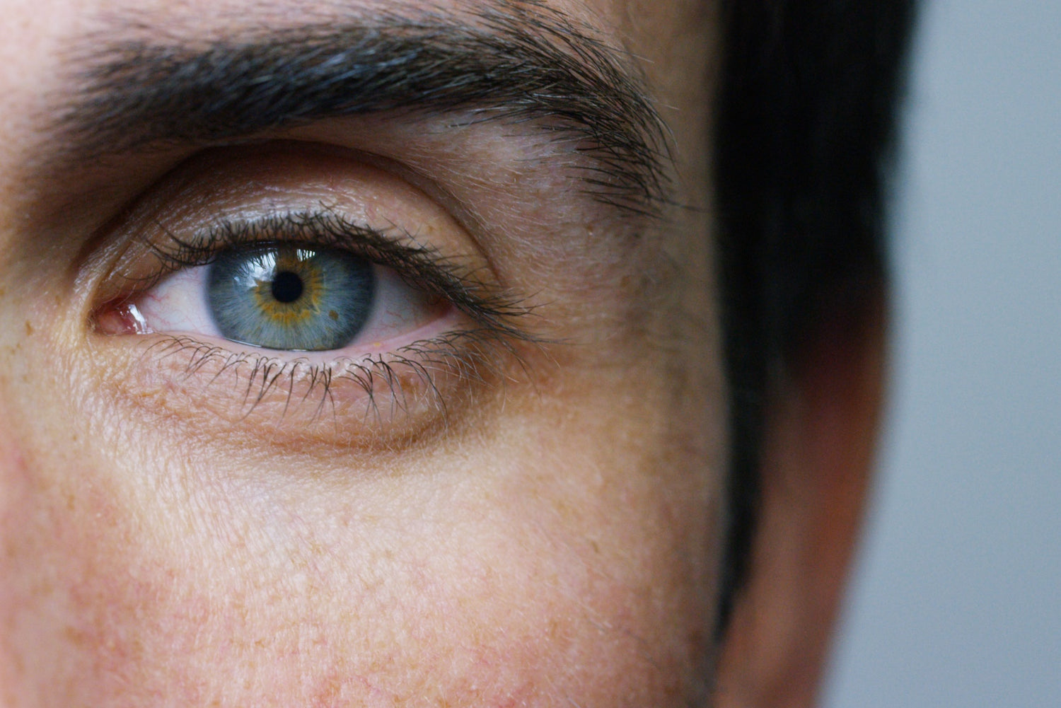 Man wondering, How can diabetes affect your eyes?